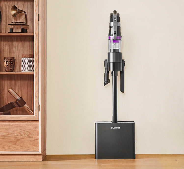 Neat and Accessible: Vacuum Docking Station